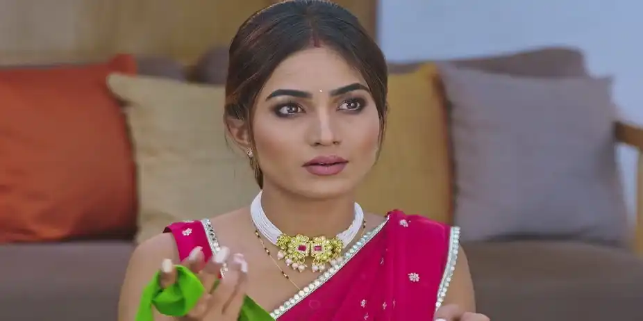 Disha Sees Aditya and Paaru Together - Paaru