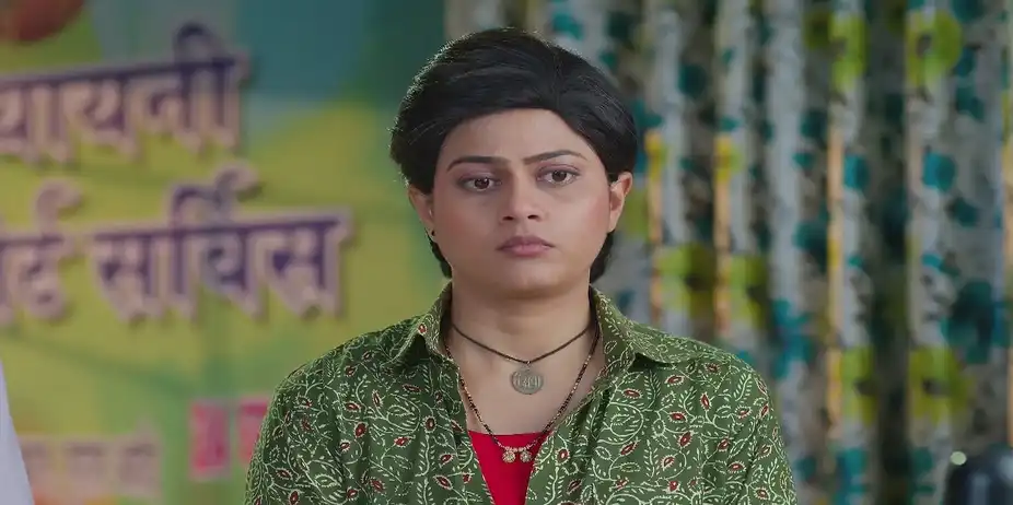 Keerti Gets Angry as Shiva Leaves from the Office - Shiva