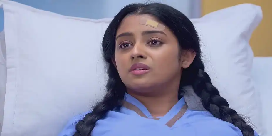 Parul Confides the Truth in Poushali - Parineeta