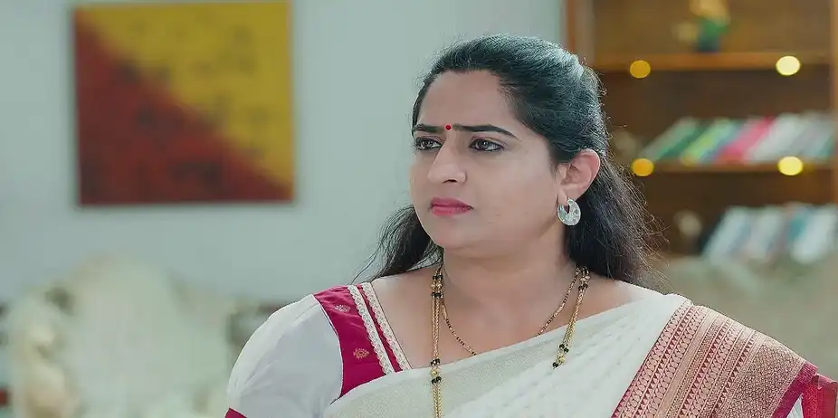 Deepika Tells the Doctor about Radha's Behaviour - Shrirasthu Shubhamasthu