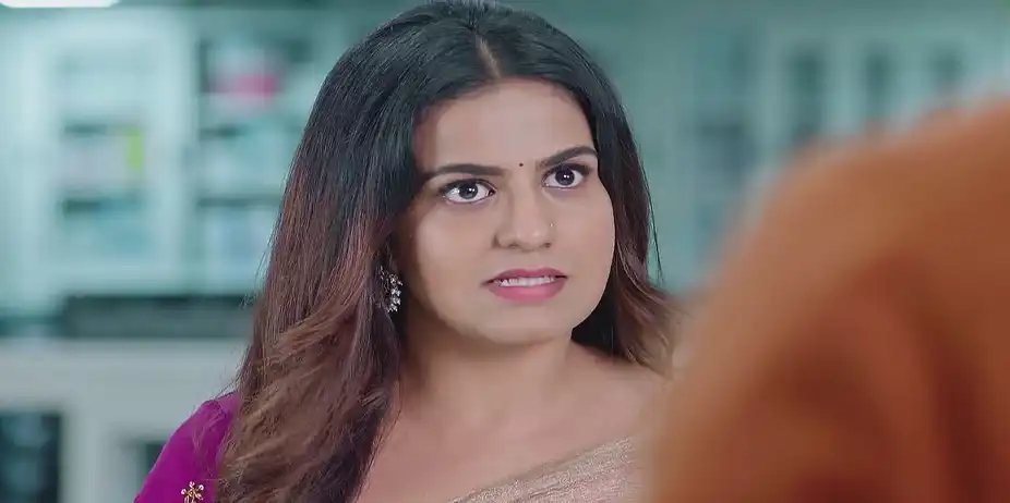 Nithya Questions Nayanatara - Karna
