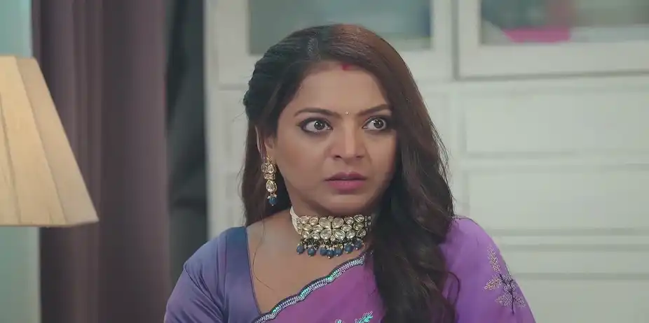 Ganga Suspects the Doctor at the Mansion - Jagriti