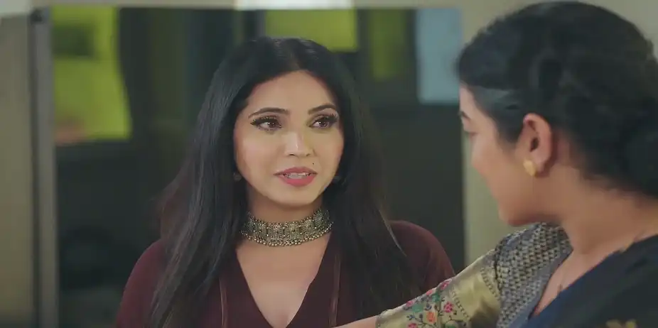 Ganga and Sudha Talk about the Past - Jagriti