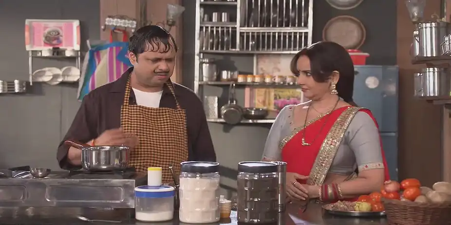Rajesh Teaches Happu How to Make Tea - Happu Ki Ultan Paltan