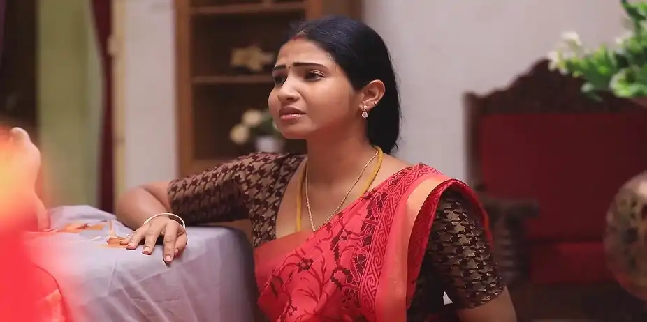 Vanathi Pours Her Heart Out - Manasellam