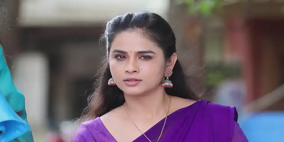 Ramya Gets Suspicious - Mounam Pesiyadhe