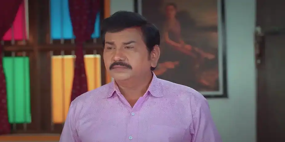 Revathi Destroys the Evidence - Karthigai Deepam