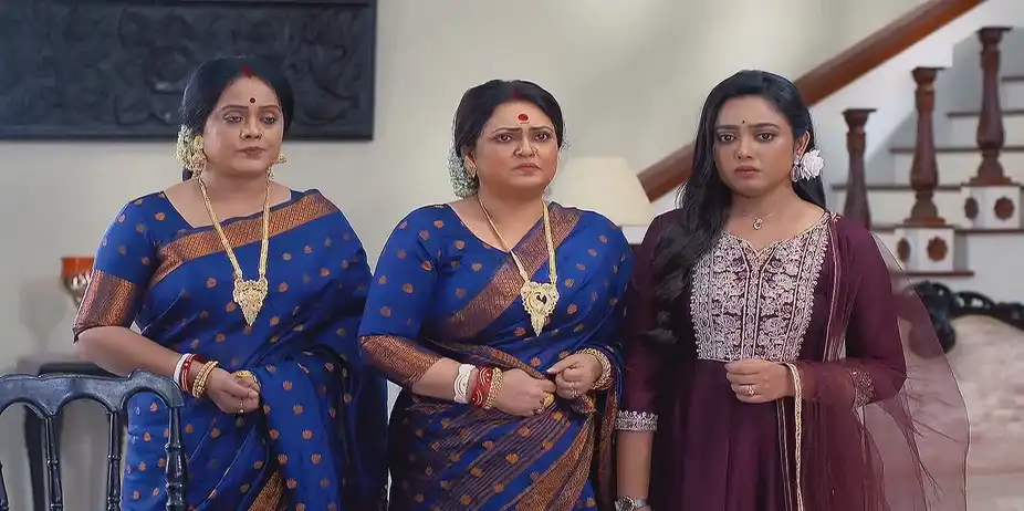 Parthasarathi Attends Ratna’s Blessing Ceremony - Amader Dadamoni