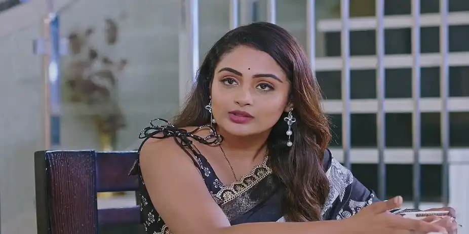 Neelu and Souparnika Discuss Bhavana - Lakshmi Nivasa