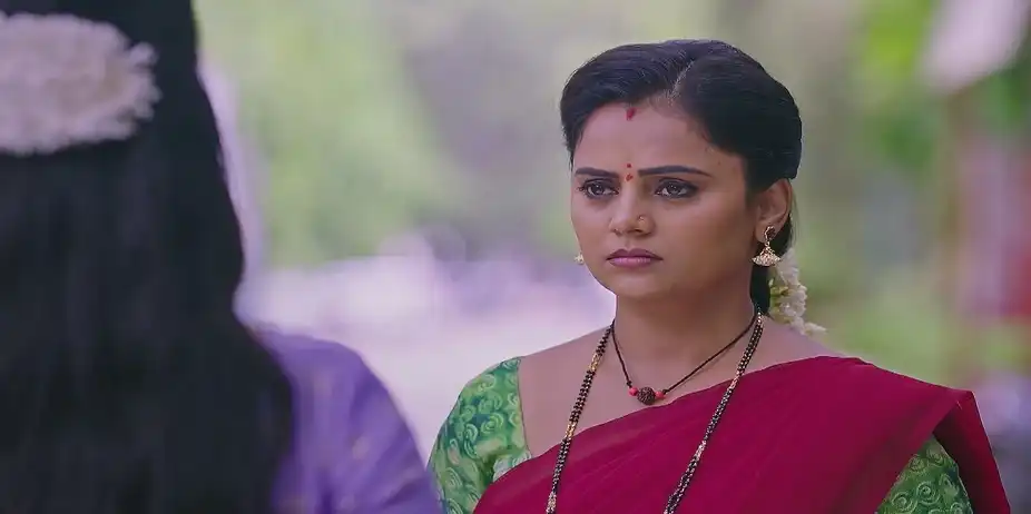 Bhavana Learns about Her Parents Being Missing - Lakshmi Nivasa