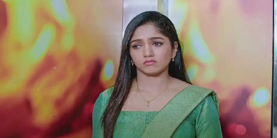 Karna and Nidhi Get Stuck in a Lift - Karna