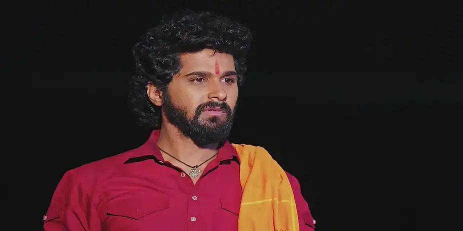 Tulja Rejoices Seeing Surya in the Hall - Lakhat Ek Amcha Dada