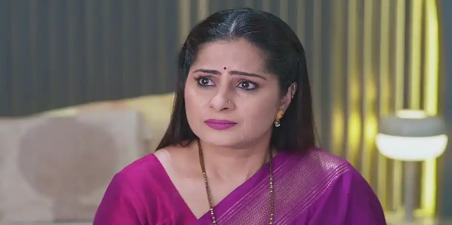 Savali tells Amruta about Rajkumar and Julie - Savalyachi Janu Savali