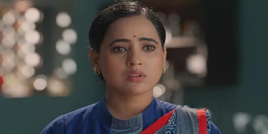 Vasudha Informs Hanumant about Madhav's Death - Vasudha