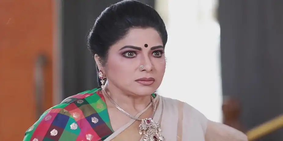 Meena Argues with Janakambal - Varisu
