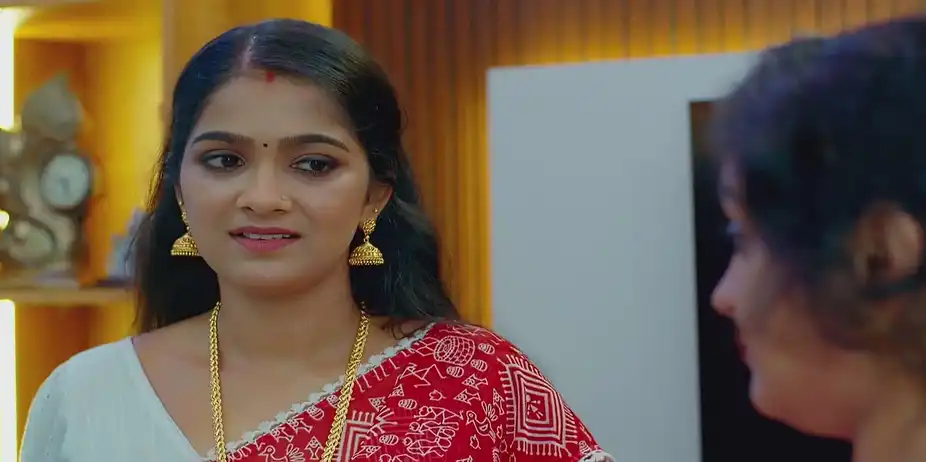 Meera Accepts the Food Parcel - Mangalyam