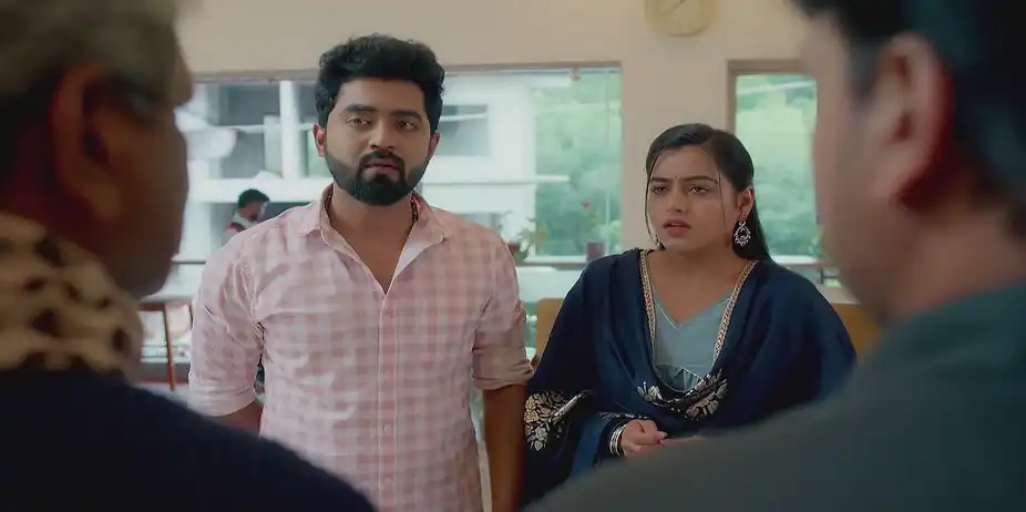 Rithika Lies to the Receptionist - Akale
