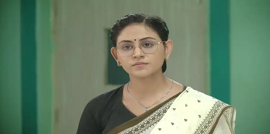 Usha Complains about Vanshika - Suna Jhia