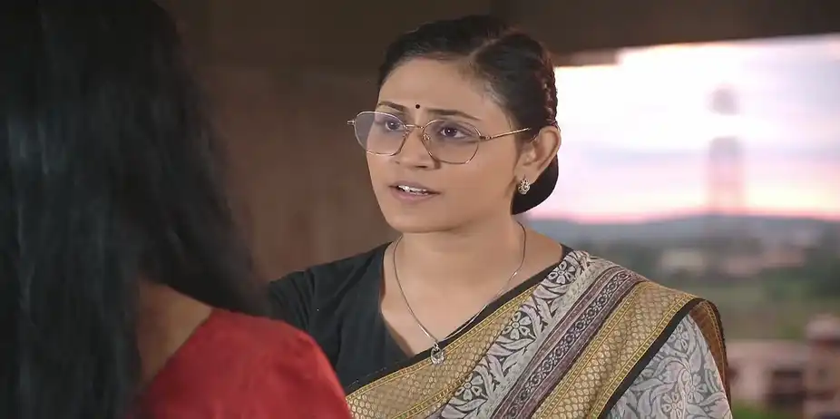 Priya Learns about Vanshika's Problems - Suna Jhia