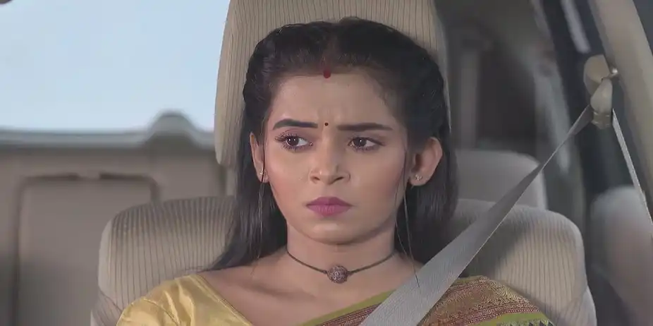 Dhara Lies to Abhi - Tu Khara Mun Chaai