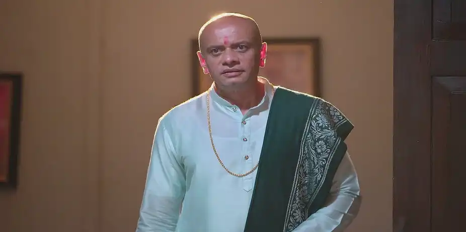 Dadasaheb Worries about Manjiri - Tula Japnar Aahe