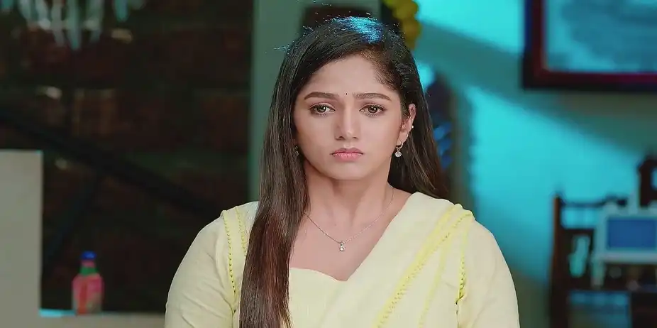 Nithya Argues with Shanthi - Karna
