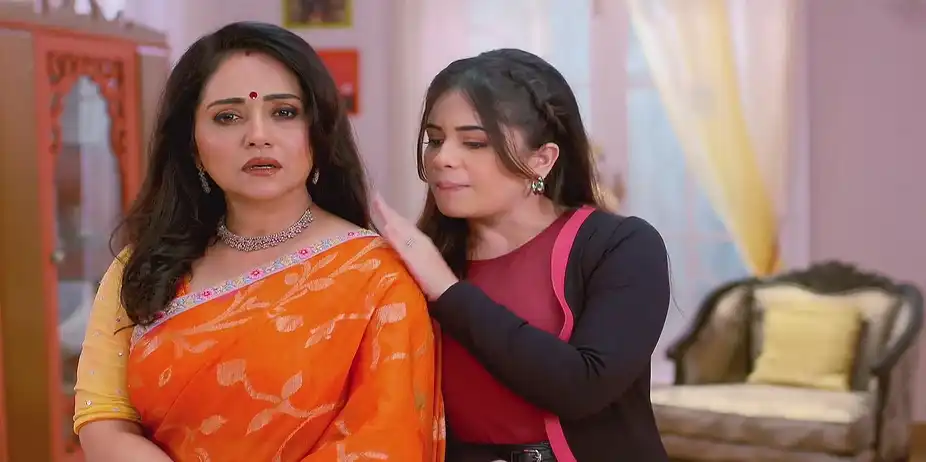 Debolina and Meenakshi Mock Each Other - Kusum
