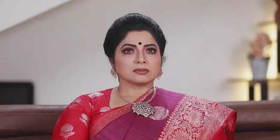 Meena Holds Evidence Against Tamil - Varisu