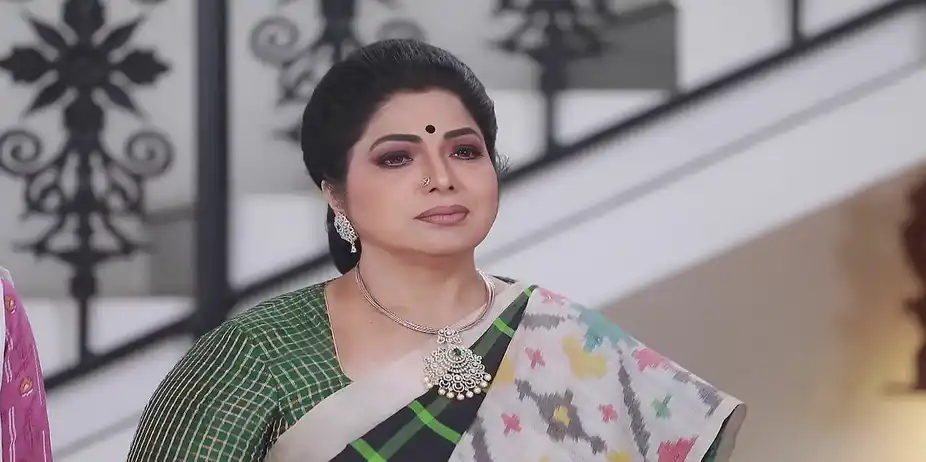 Cibi Argues with Janakambal - Varisu