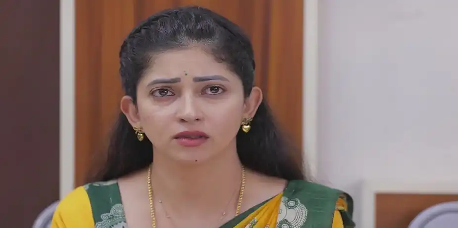 Bharathi's Conscience Mocks Her - Idhayam