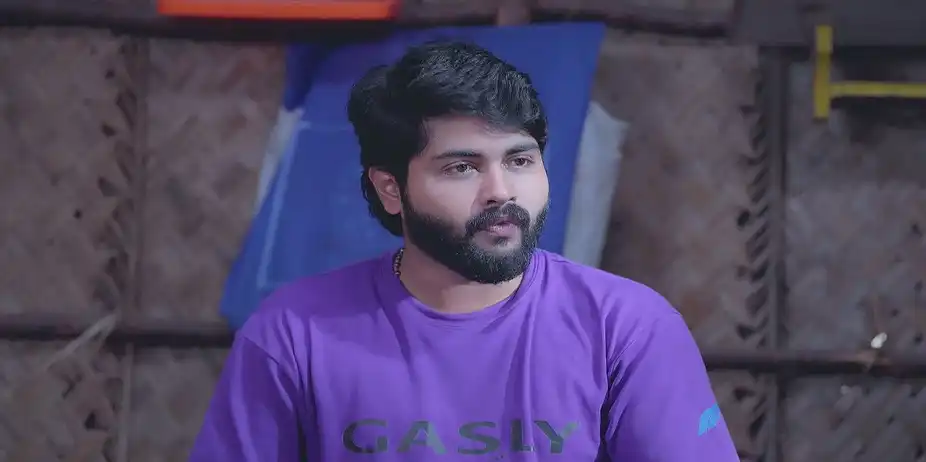 Maaran Takes a Decision - Veera