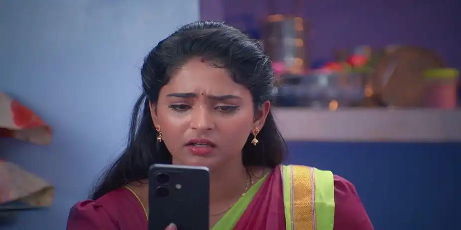 Dhanalakshmi Calls Kathir - Sandhya Raagam