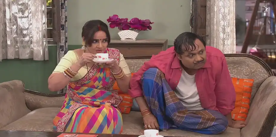 Happu Gets a Job at an Event - Happu Ki Ultan Paltan