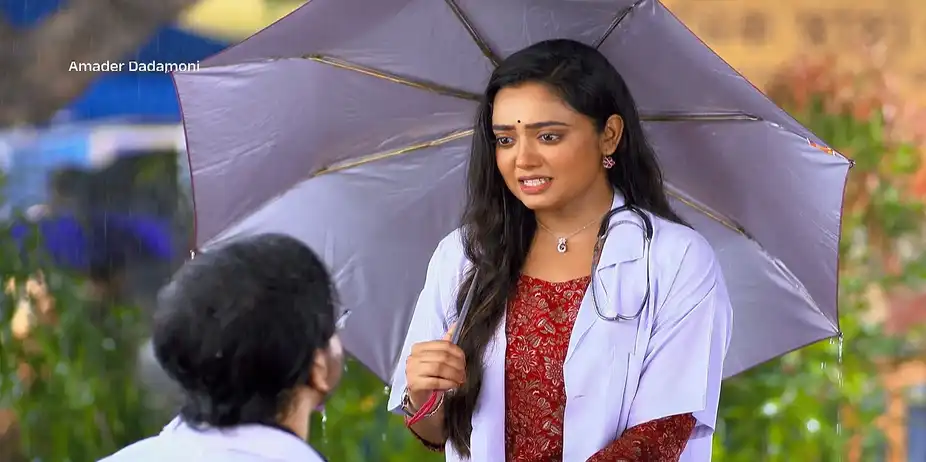 Dr Siddhartho Puts a Ring around Parvati's Finger - Amader Dadamoni - Promo