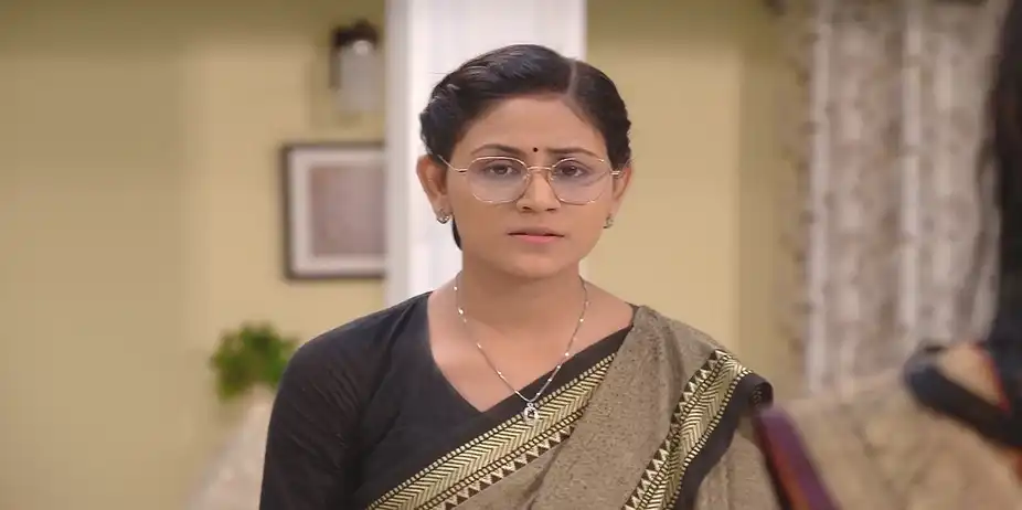 Sambhav Refuses to Believe Priya's Claims - Suna Jhia
