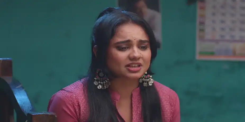 Ganga Panics Over Her Missing Phone - Devmanus Madhla Adhyay