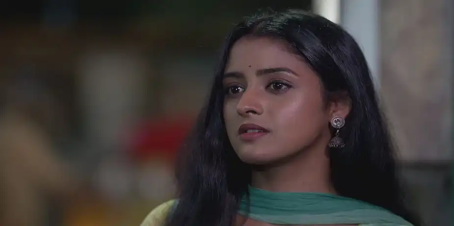 Rayan Taunts Parul - Parineeta