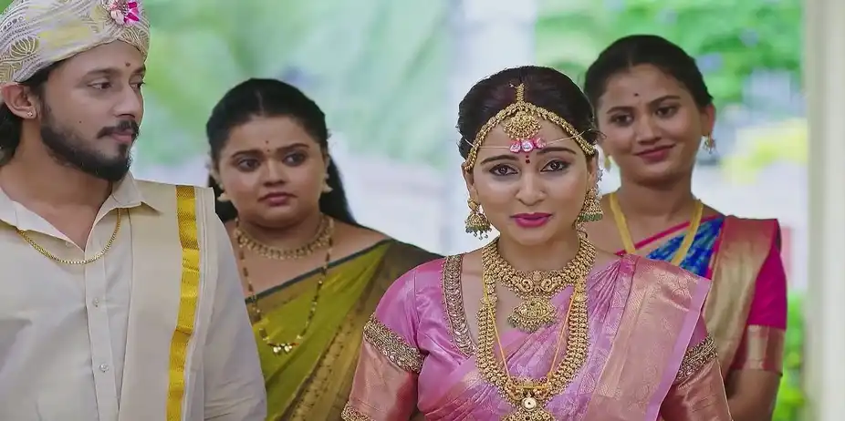Manu's Words Amuse Everyone - Annayya