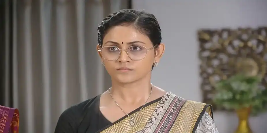 Bhawani's Behaviour Angers Priya - Suna Jhia