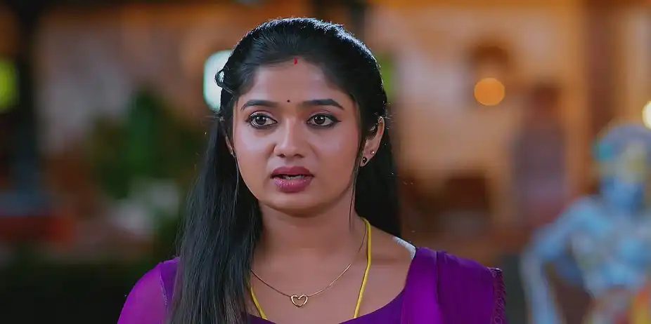 Rajalakshmi Stops Aadhya from Leaving the Country - Sandhyaraaga