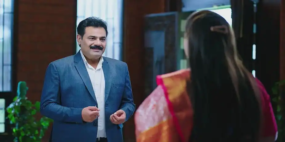 Goutham Shares an Exciting News with Shakuntala - Amruthadhaare
