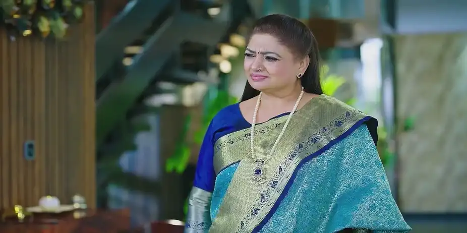 Bhoomika's Retort to Shakuntala - Amruthadhaare