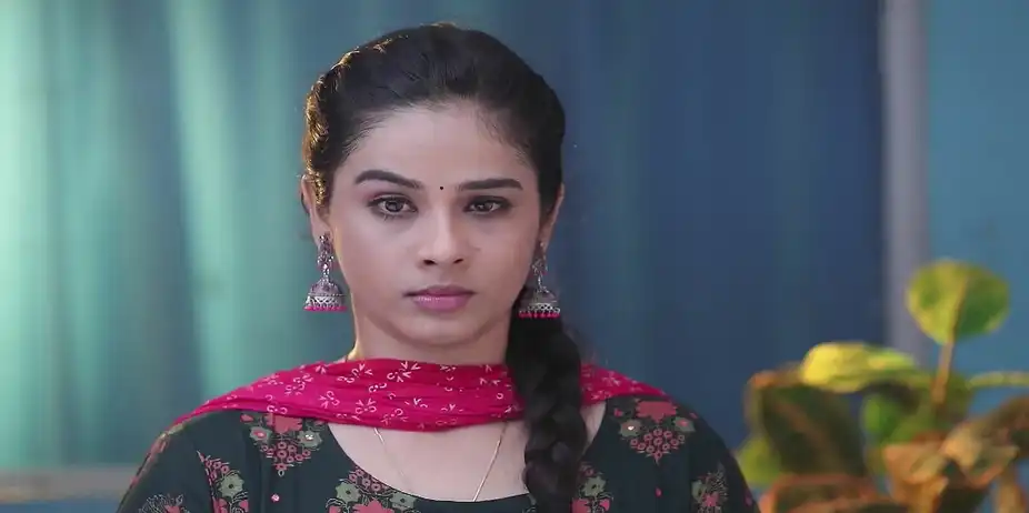 Janani Refuses to Go with Ramya - Mounam Pesiyadhe