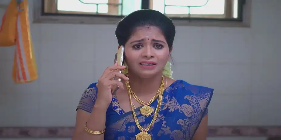 Karna Consoles Jayanthi - Chinnan Siru Kiliye