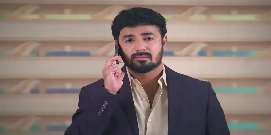 Mayilvahanam Gives Arun an Idea - Karthigai Deepam