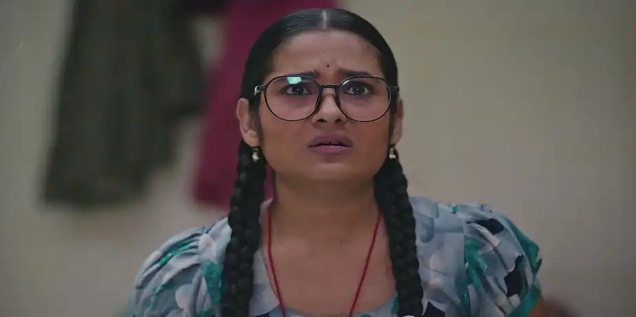 Hrishi Brings an Unconscious Kamali to Hostel - Kamali
