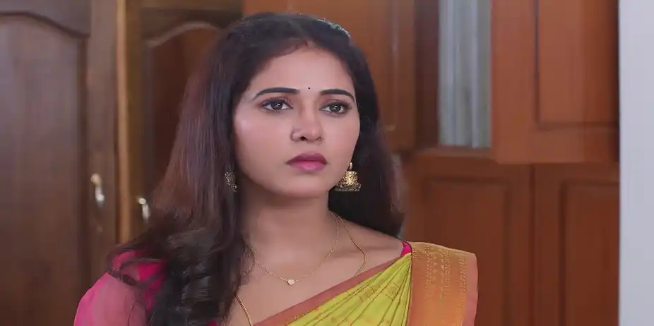 Maya Stops Charulatha - Sandhya Raagam