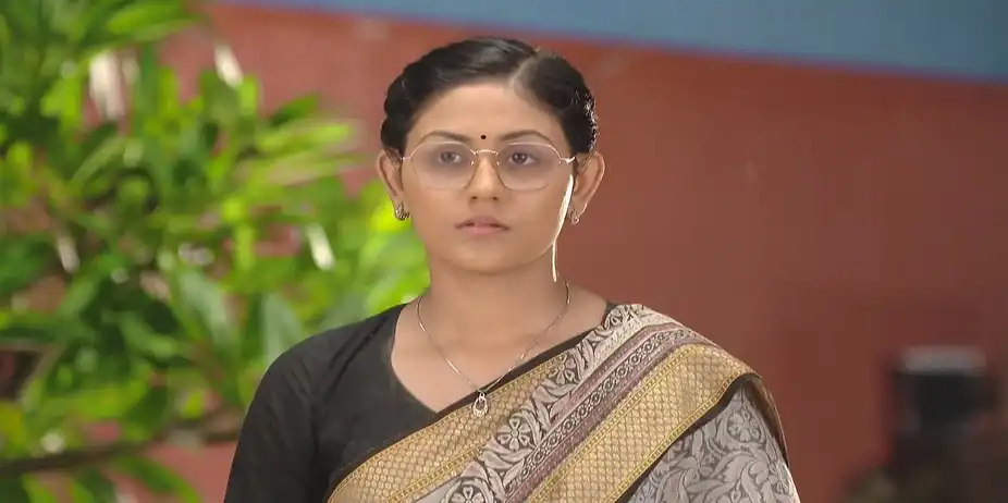 Usha Taunts Vanshika - Suna Jhia