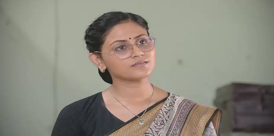 Priya Taunts Usha - Suna Jhia