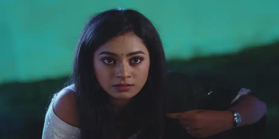 Richa Plots against Lakshmi - Tuma Bina